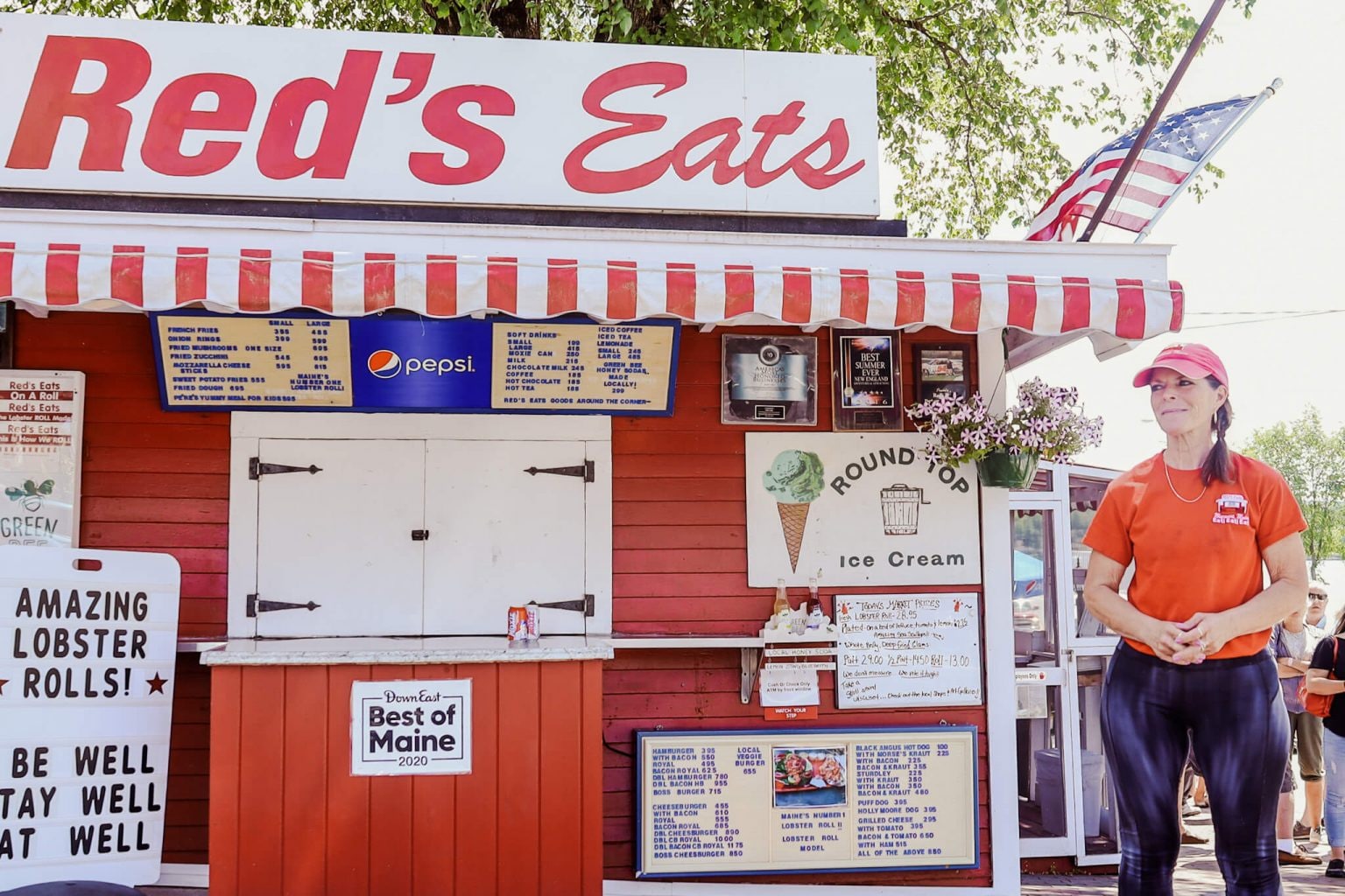 The exterior of Red’s Eats.