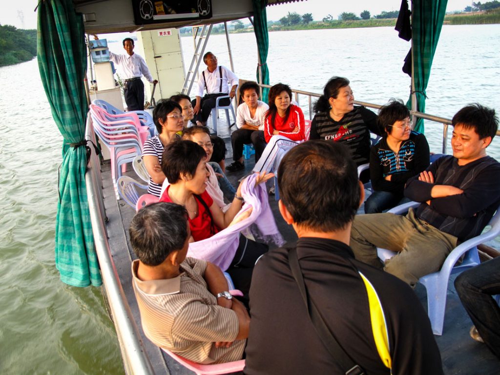 People taking a boatride on the Han River.