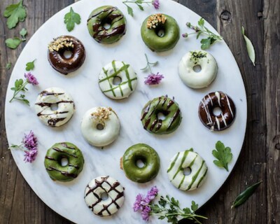 Vegan glazed donuts