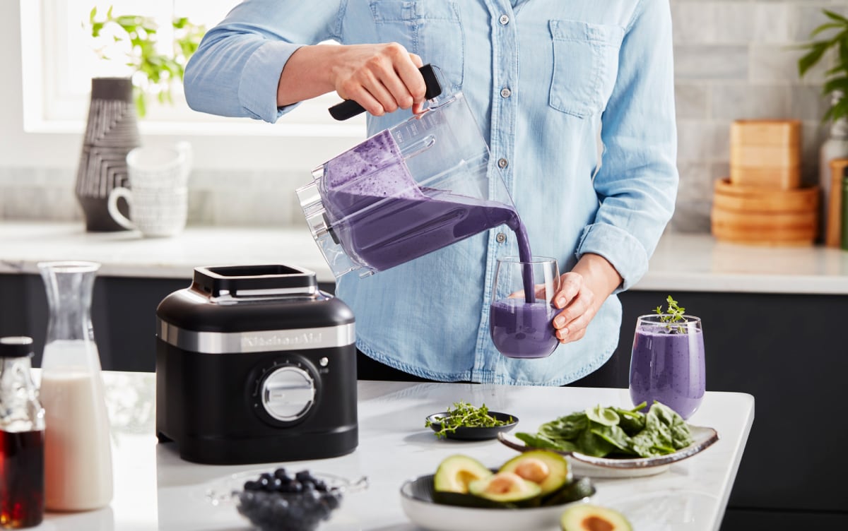 https://www.kitchenaid.com/content/dam/business-unit/kitchenaid/en-us/marketing-content/site-assets/page-content/blog/how-to-make-protein-shakes-in-a-blender/blender-protein-shake_Thumbnail.jpg