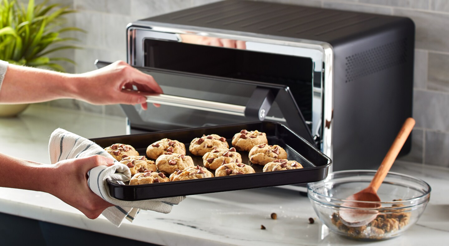 Toaster Oven vs. Countertop Oven What’s the Difference? KitchenAid