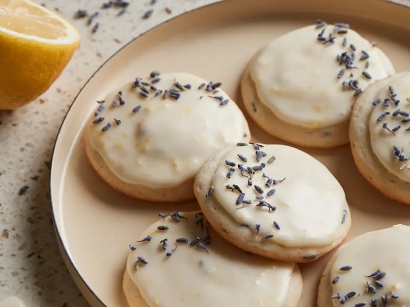 Frosted cookies topped with herbs Frosted cookies topped with herbs