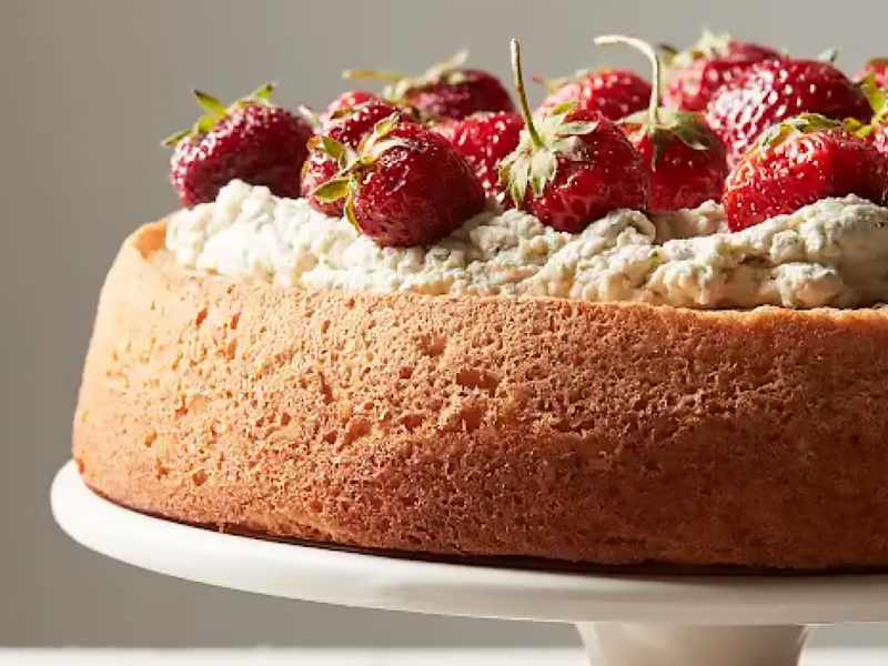 Why Did My Cake Sink in the Middle? (How to Fix It) KitchenAid