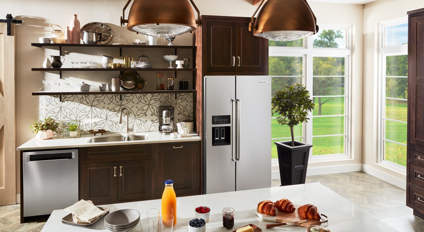 Stainless steel, KitchenAid® side-by-side refrigerator with in-door ice dispenser Stainless steel, KitchenAid® side-by-side refrigerator with in-door ice dispenser