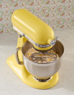 A KitchenAid Color of the Year Stand Mixer in Butter