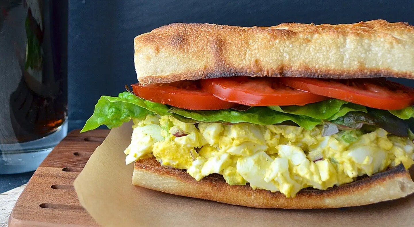 An egg, lettuce and tomato sandwich An egg, lettuce and tomato sandwich