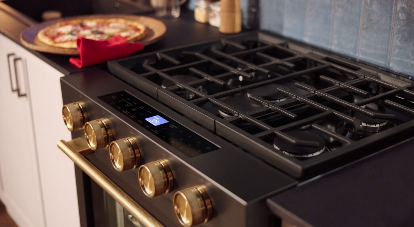 A closeup shot of a KitchenAid® Gas Range