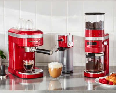 https://www.kitchenaid.com/content/dam/business-unit/kitchenaid/en-us/marketing-content/site-assets/page-content/pinch-of-help/how-to-choose-a-coffee-grinder/Aesthetic.png?fit=constrain&fmt=png-alpha&wid=2875