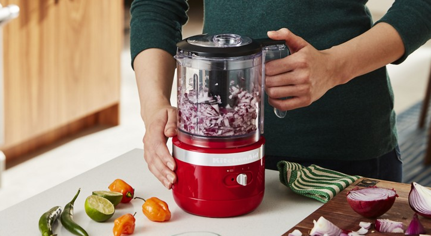 How to Chop, Dice, Slice and Mince Onions in a Food Processor KitchenAid