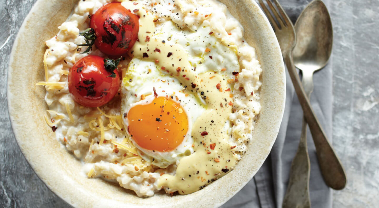 Orzo with fried egg and tomatoes Orzo with fried egg and tomatoes