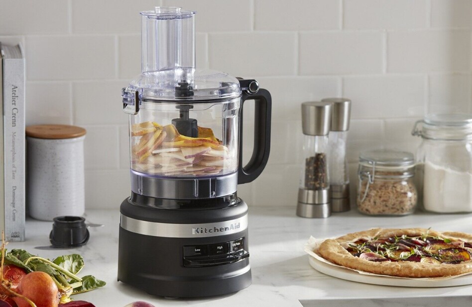 Immersion Blender vs. Food Processor What’s the Difference? KitchenAid