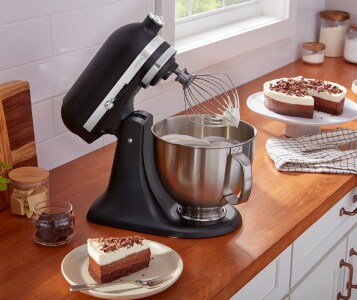 Standmixer on the counter making whipped topping