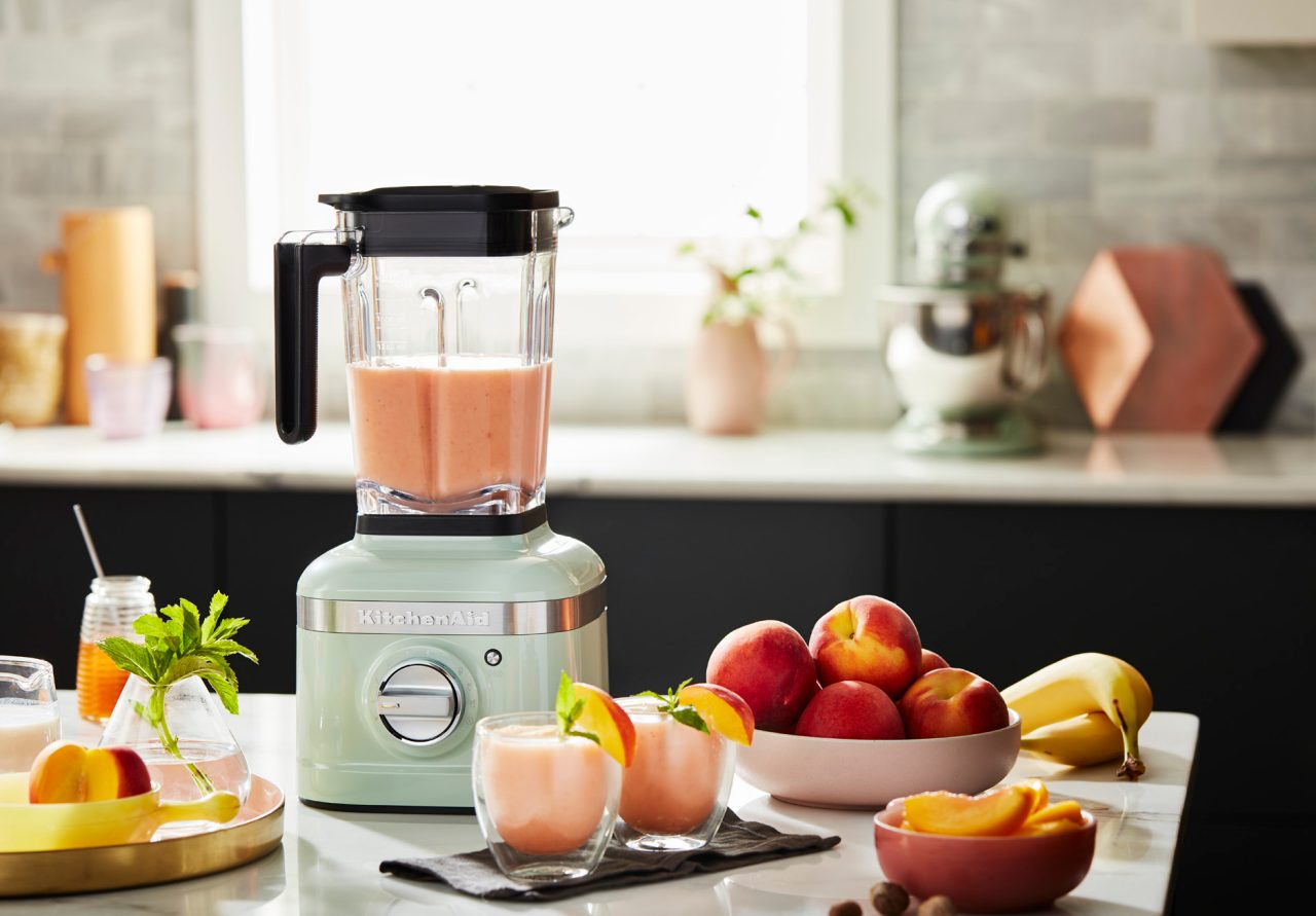 Blend with less mess using the Soft Start Feature. Blend with less mess using the Soft Start Feature.