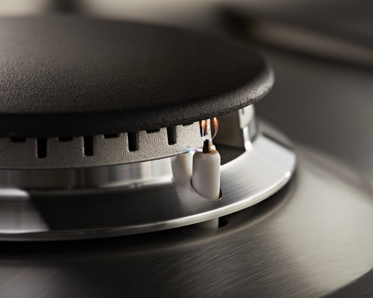 Discover new cooking experiences with a 6-burner gas cooktop.