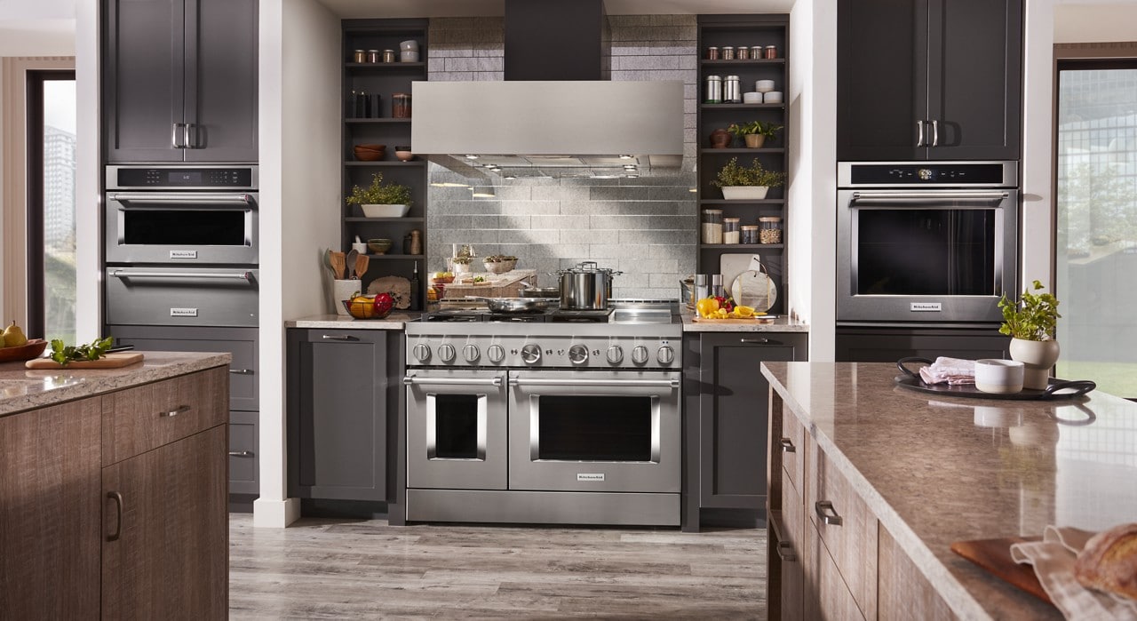 High-performance commercial stoves from KitchenAid High-performance commercial stoves from KitchenAid