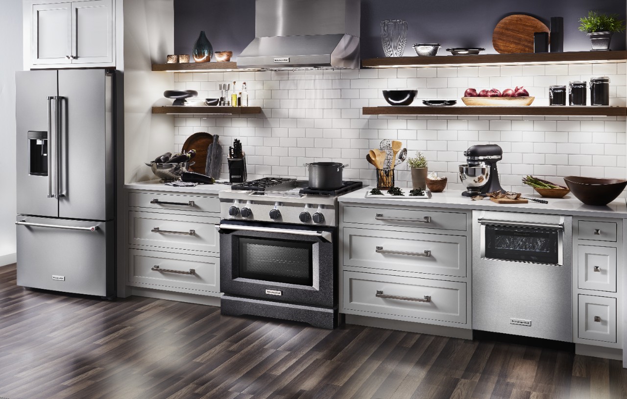 Get the best of both with a KitchenAid® dual fuel range.