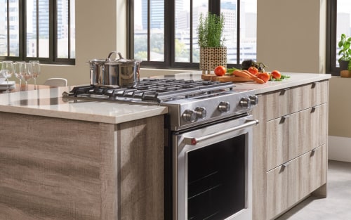 Kitchen Island Cooktop or Range: How to Choose