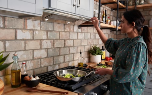 Range Hood vs. Microwave: Vent Hood Options