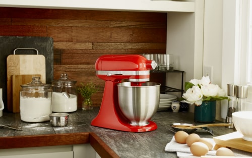 https://www.kitchenaid.com/content/kitchenaid/en_us/pinch-of-help/stand-mixers/stand-mixer-bagel-recipe.thumb.500.500.png