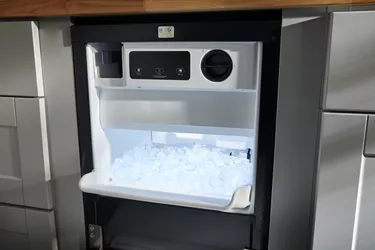 KitchenAid 18 Automatic Ice Maker with PrintShield Finish