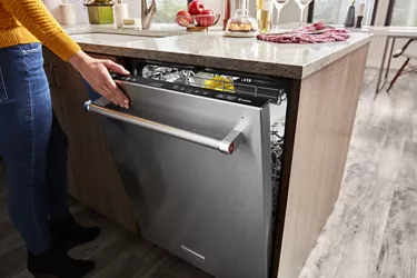 Kitchenaid kdfe204kps sales
