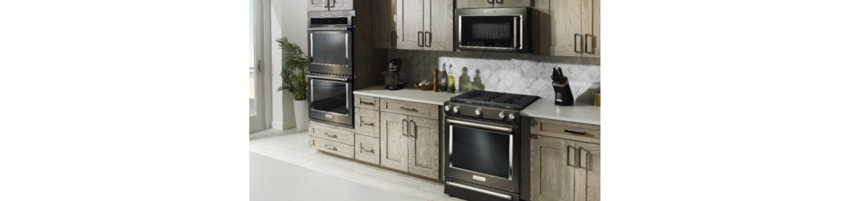 A well-stocked KitchenAid® kitchen.