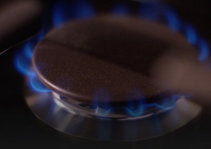 Close-up of a low flame on 5K burner.