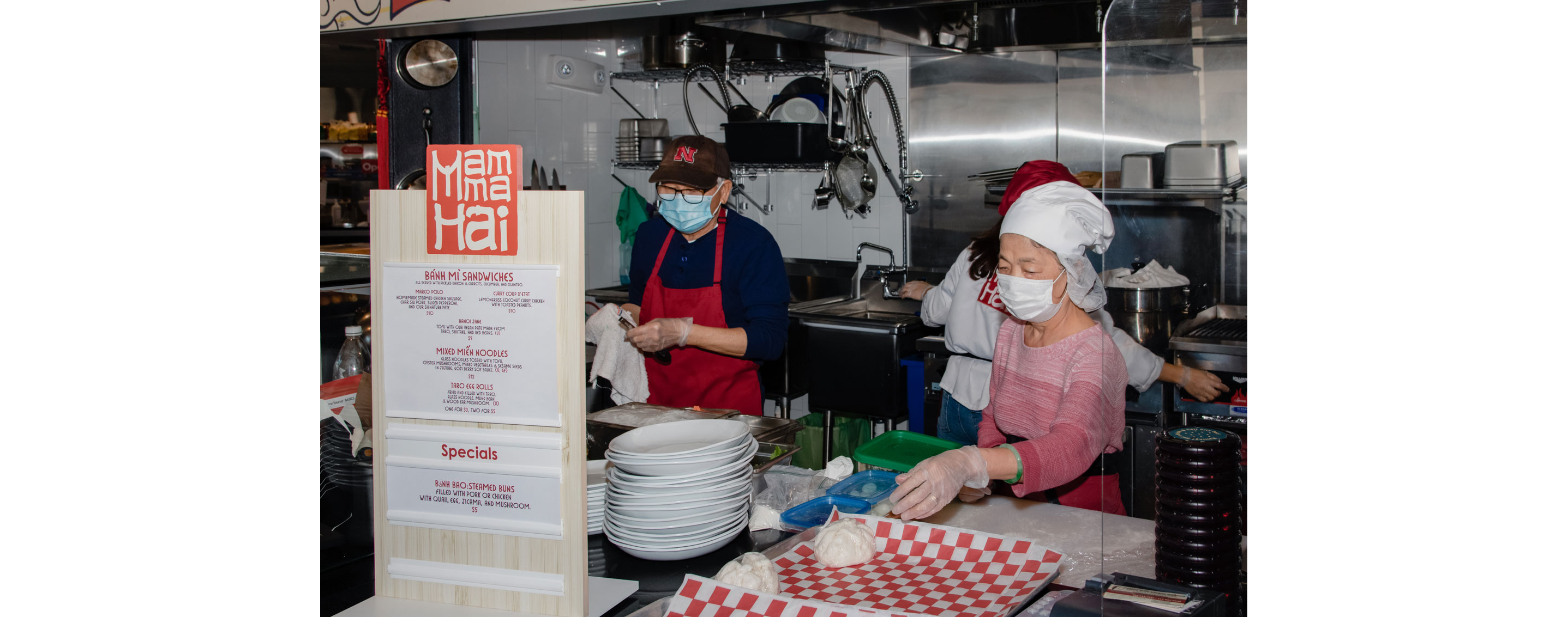 The cooks of Mama Hai.