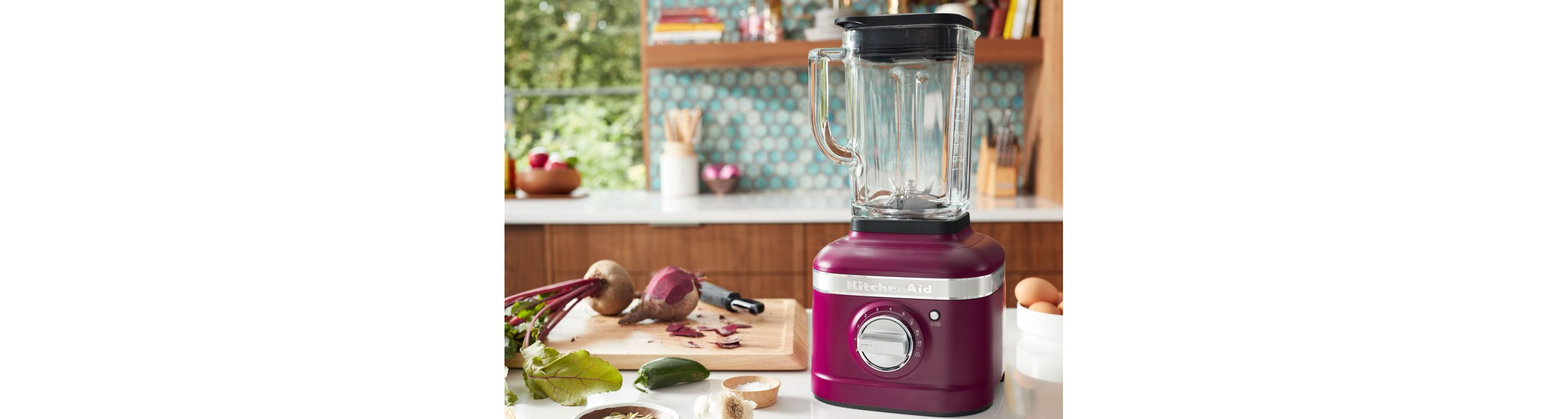 A K400 Variable Speed Blender in Beetroot.