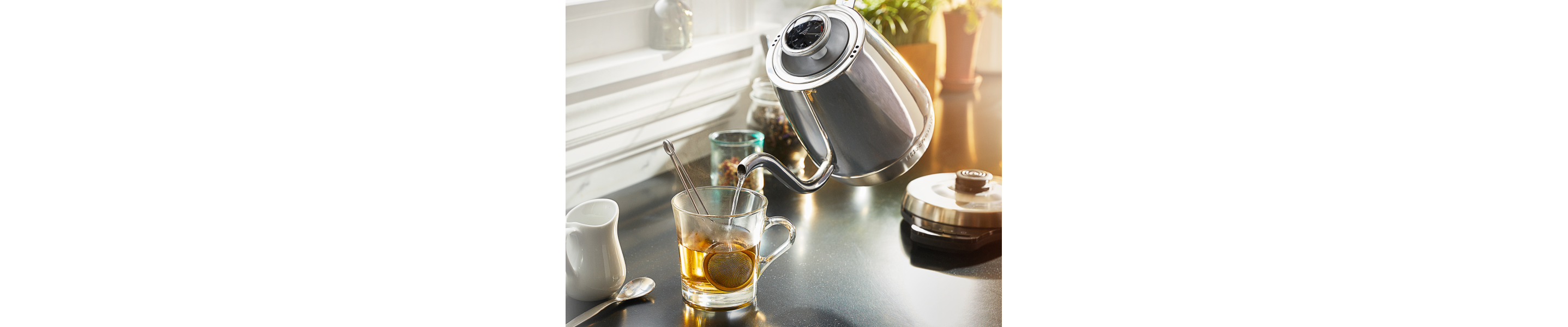 KitchenAid® gooseneck kettle making a cup of tea