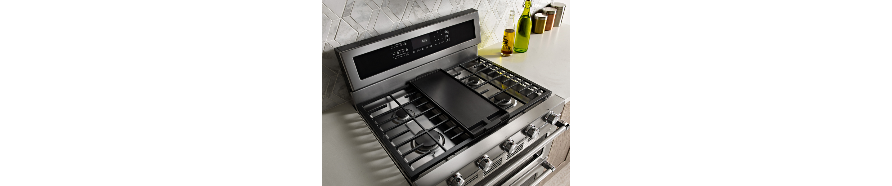 KitchenAid® gas range with griddle pan