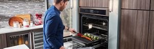 Cooktop grill outlet