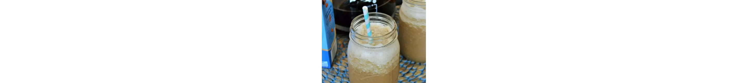 Vanilla almond frozen coffee