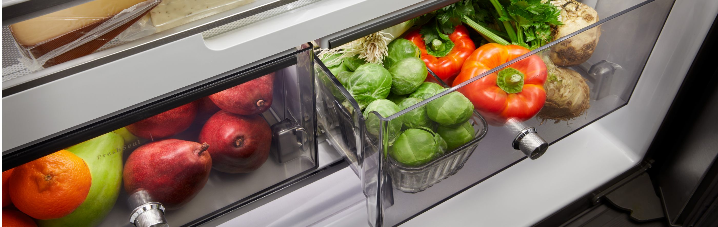 https://www.kitchenaid.com/is/image/content/dam/business-unit/kitchenaid/en-us/marketing-content/site-assets/page-content/blog/how-to-use-a-refrigerator-crisper-drawer/How-to-Use-a-Refrigerator-Crisper-Drawer-Masthead.jpg?fit=constrain&fmt=jpg&wid=2875