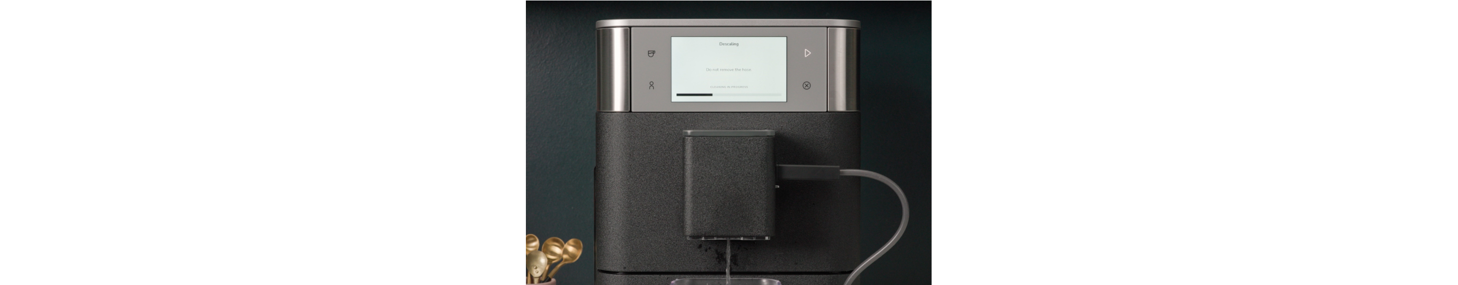 Espresso machine descaling automatically