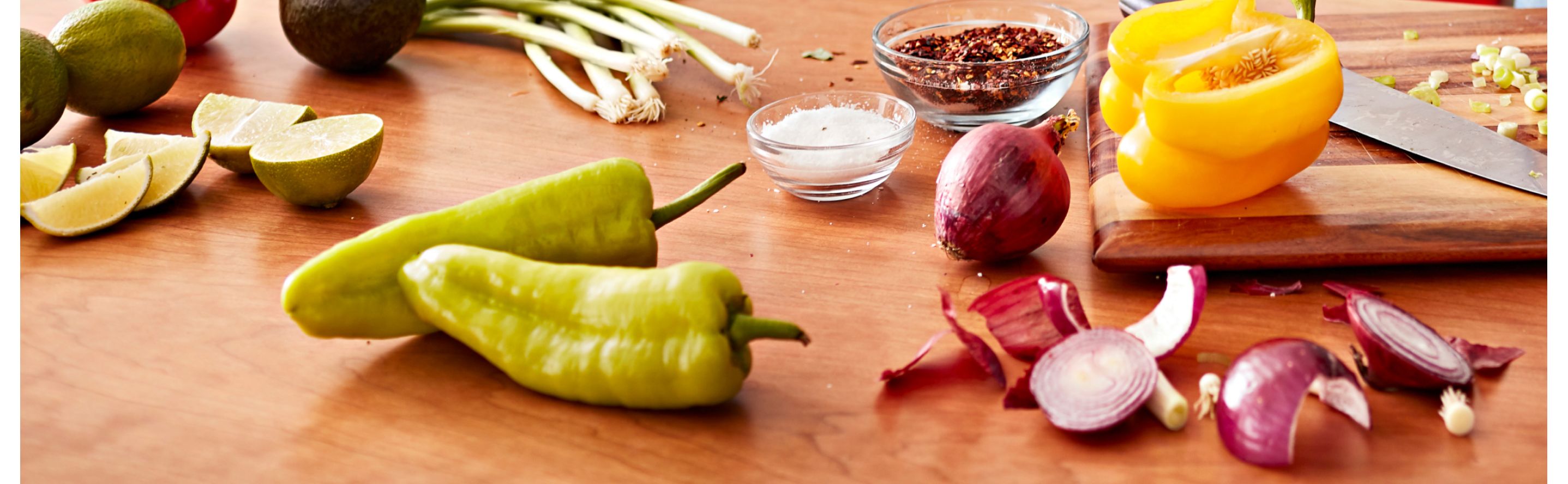 Why You'll Never Find A Green Bell Pepper In A Multi-Pepper Pack