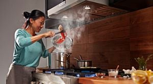 Battery operated range store hood