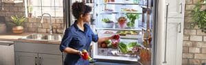 Samsung french door store refrigerator cleaning shelves