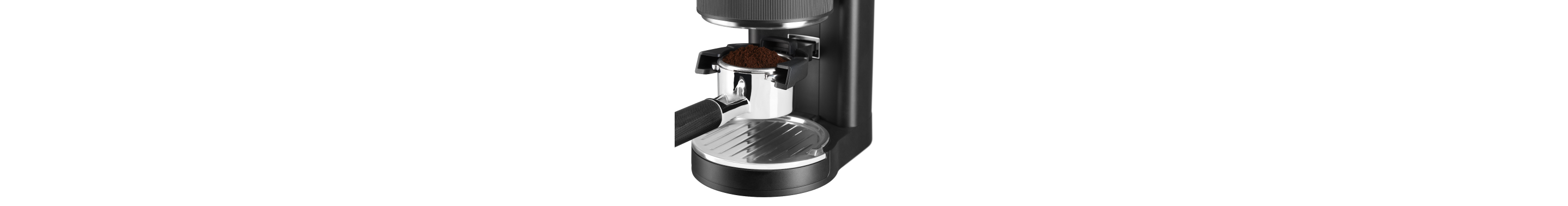 Portafilter with freshly ground beans