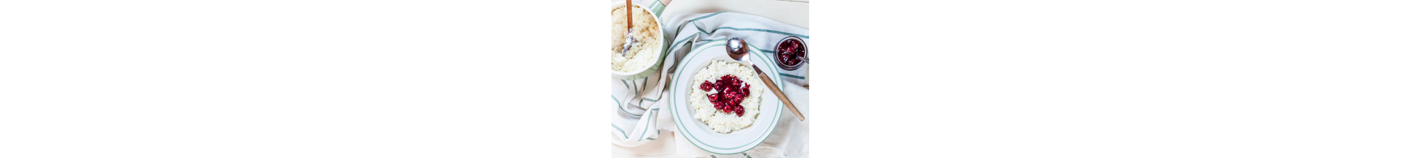 Bowl of rice topped with fresh fruit
