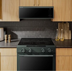 Built-in microwave above an electric cooktop 
