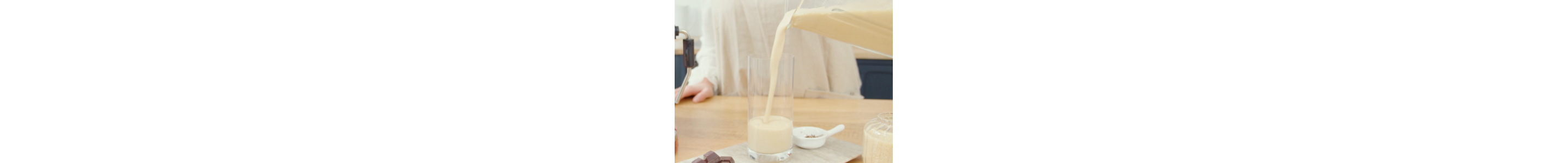 Frappe pouring into a tall glass