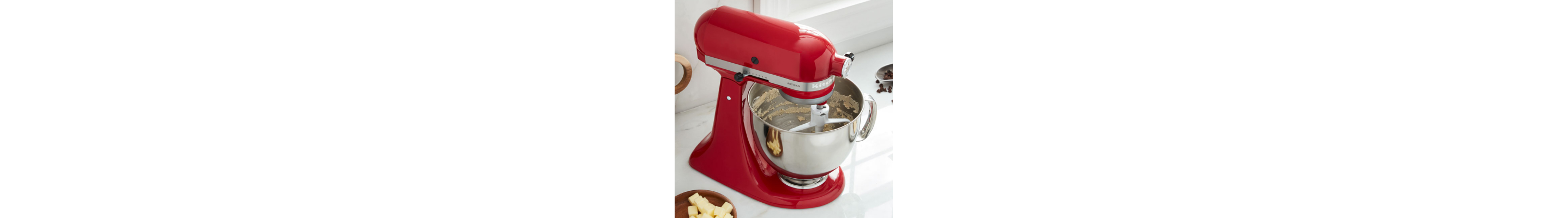 https://www.kitchenaid.com/is/image/content/dam/business-unit/kitchenaid/en-us/marketing-content/site-assets/page-content/pinch-of-help/how-to-make-quiche/quiche-step1.jpg?fit=constrain&fmt=png-alpha&wid=2875