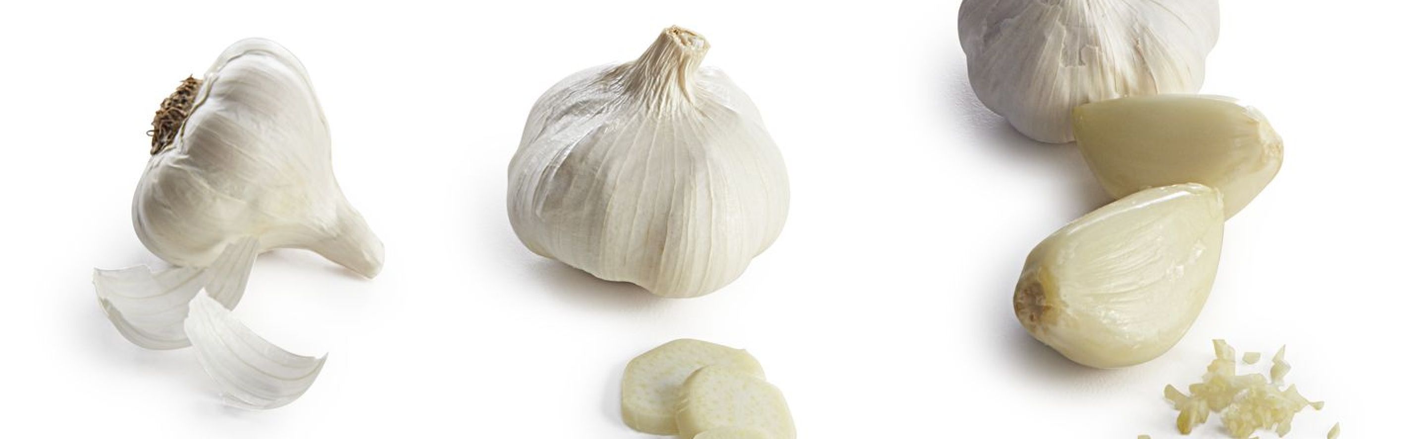 https://www.kitchenaid.com/is/image/content/dam/business-unit/kitchenaid/en-us/marketing-content/site-assets/page-content/pinch-of-help/how-to-mince-garlic/how-to-mince-garlic_Masthead.png?fit=constrain&fmt=jpg&wid=2875