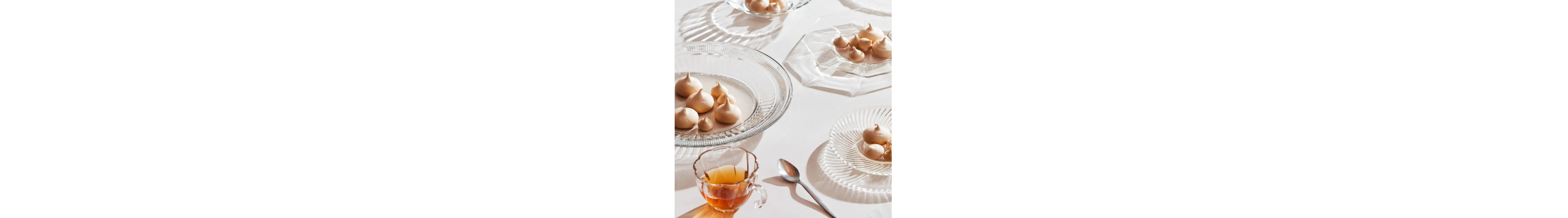 Plates of bite-sized meringue dessert