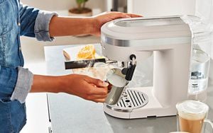 How to Use a Milk Frother KitchenAid