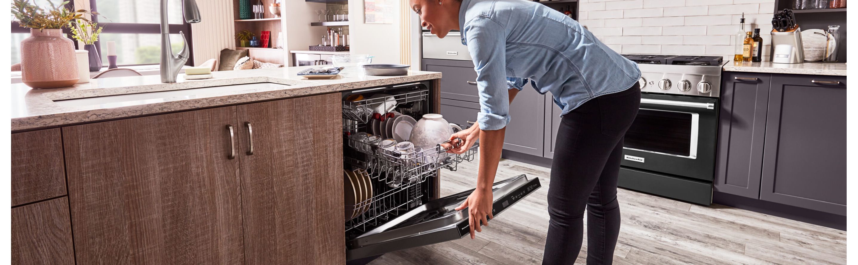 Dishwashers Designed to Master Kitchen Cleanup