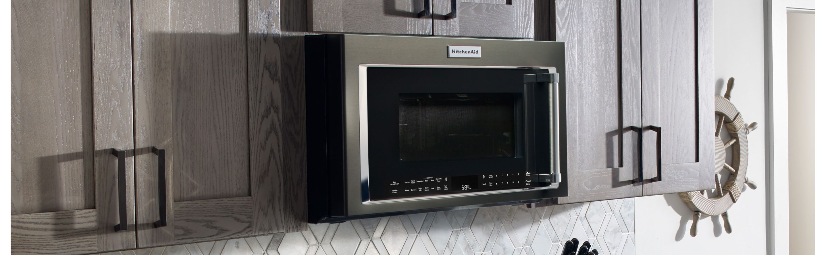 Microwaves under store 100