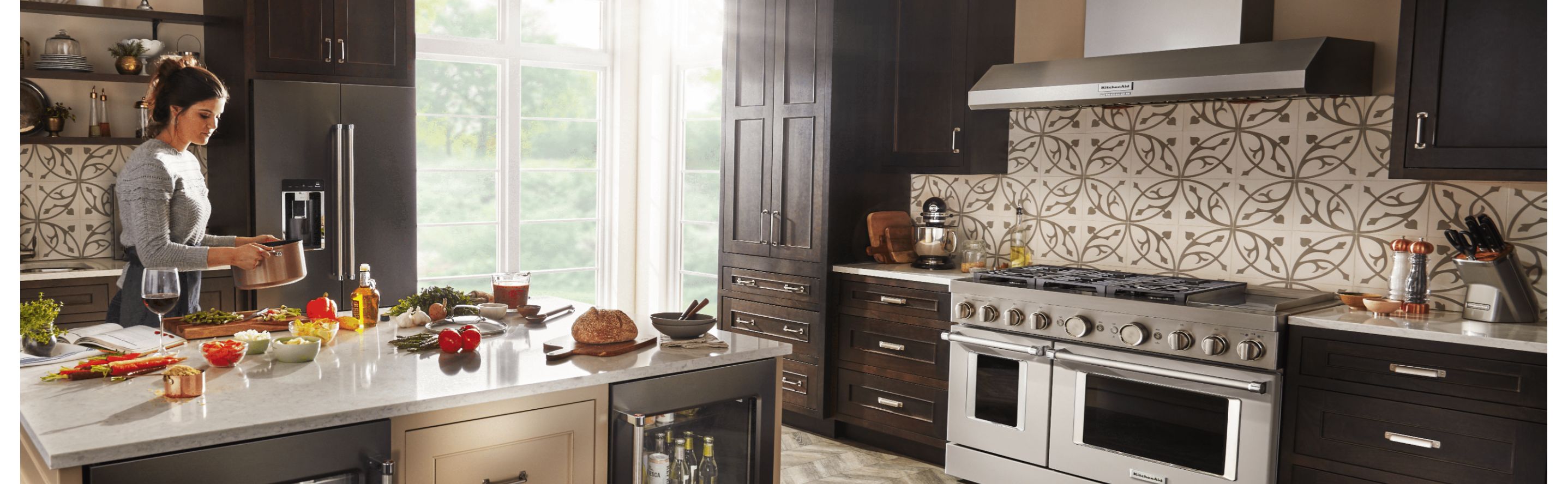 Above outlet stove hood