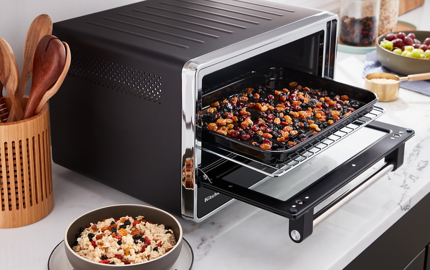 Dehydrating fruit in a a KitchenAidÂŽ toaster oven
